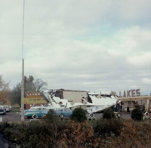 Lakes Drive-In Theatre